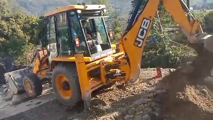 Der Bagger baggert